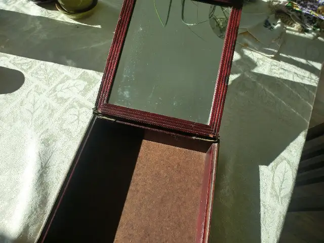 Antique Wood Hankie/Treasure Box in Arts & Collectibles in Mississauga / Peel Region - Image 3