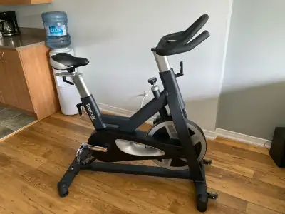 Spinning bike HMC robuste/silencieux comme neuf, View more