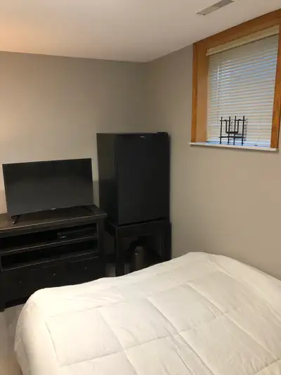 Remodeled w furnishings/laundry/internet included
