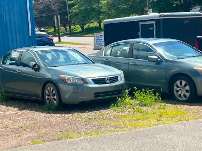 2 Honda Accords 1 leather interior for fixing up or parts 2008 and 2010 not road ready - it’s a proj...