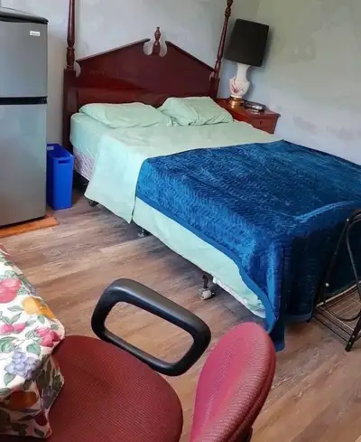 Room Available Immediately 15 Mins To Darlington OPG Plant and 5 Mins To 401/ Bennett Rd Area. Close...