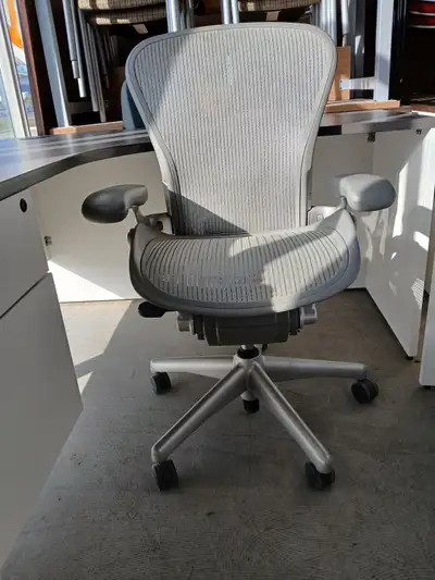 Herman miller size C used in excellent condition, View more