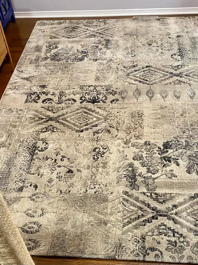 Area Rug  6' 6" X 9' 5" in Rugs, Carpets & Runners in Ottawa - Image 9