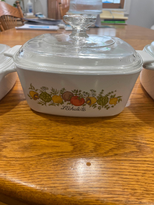 Selling my vintage 3 pc Corning ware set in Arts & Collectibles in Kingston - Image 2