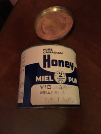 Ontario Honey Tin (empty) With Lid.  $12.00