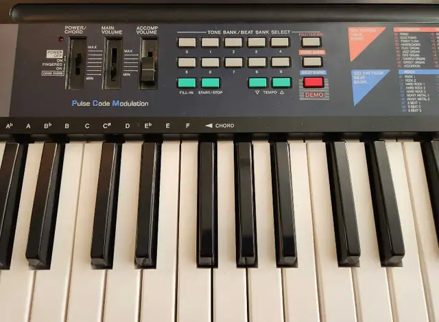Vintage Casio CA-110 ToneBank 49-Key Electronic Keyboard in Pianos & Keyboards in Calgary - Image 4