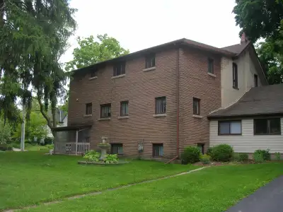 Two-bedroom apartment, Victoria Park, Aug. 1st