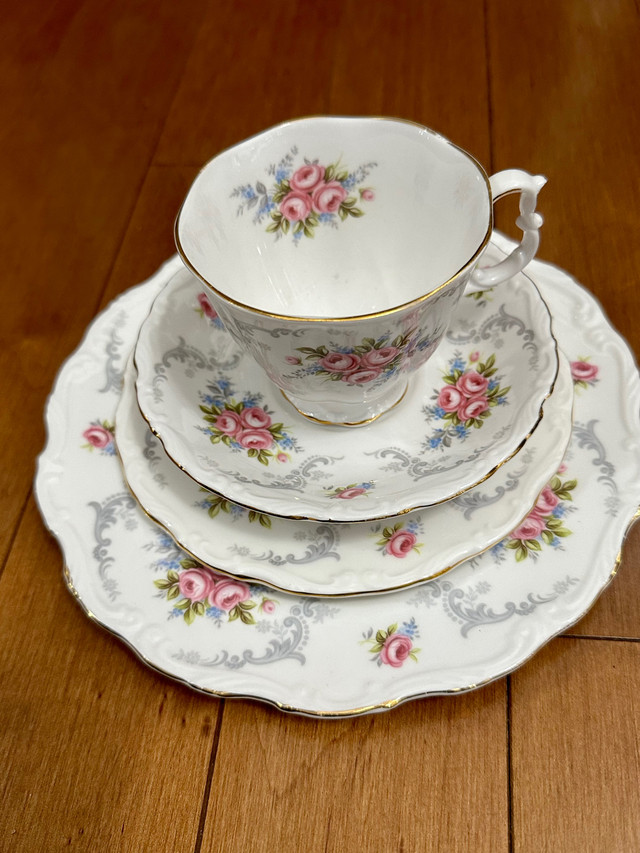 Vintage 1970 discontinued England Bone China Royal Albert Tranqu in Kitchen & Dining Wares in Windsor Region - Image 2