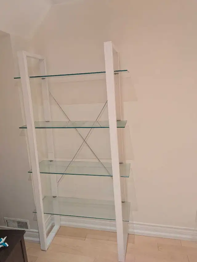 White & Glass Italian Book Shelf in Bookcases & Shelving Units in Mississauga / Peel Region - Image 2