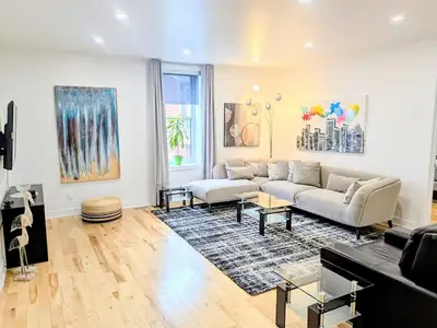 Min 1 Month 2301 Rue Saint Charles All included, only need to bring your suitcase. Ideal for executi...