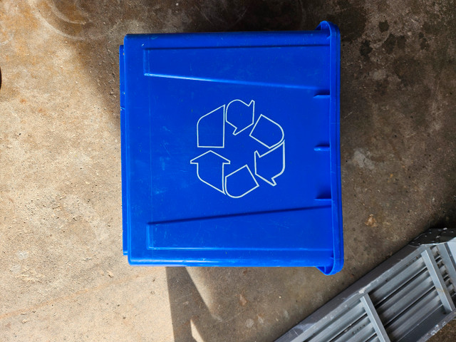 Recycle bins in Free Stuff in Guelph - Image 2