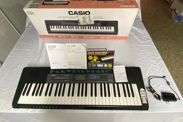 CASIO 61-key electronic keyboard CTK-2550 in Pianos & Keyboards in St. Catharines