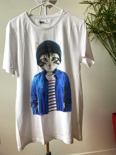 T-shirt long avec chat NEUF (M/L), View more