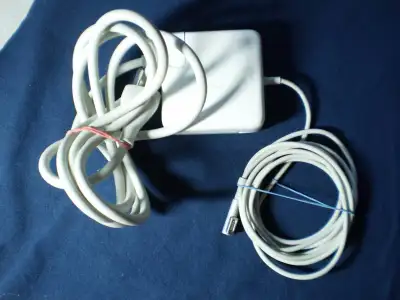 Apple AC Adapters ------------------------ Apple A1003 12V 1A, Firewire with Cable $20 Apple A1021 2...