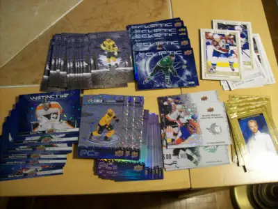 LOT DE 70 CARTES SPÉCIALES OU INSERTS, UPPER DECK SERIES 2; SPÉCIAL $60. DEEP ROOTS #8-14-21-23-24-2...