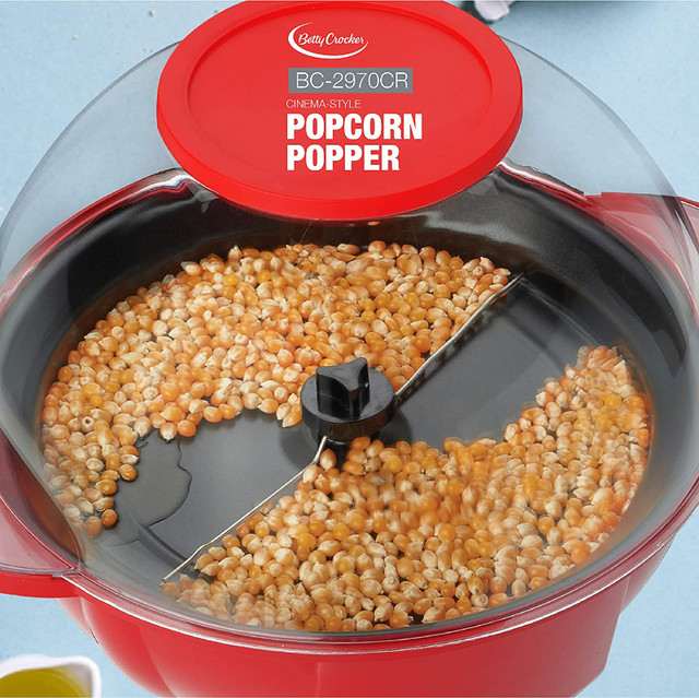 Betty Crocker - Movie Nite Popcorn Maker in Kitchen & Dining Wares in Burnaby/New Westminster - Image 3