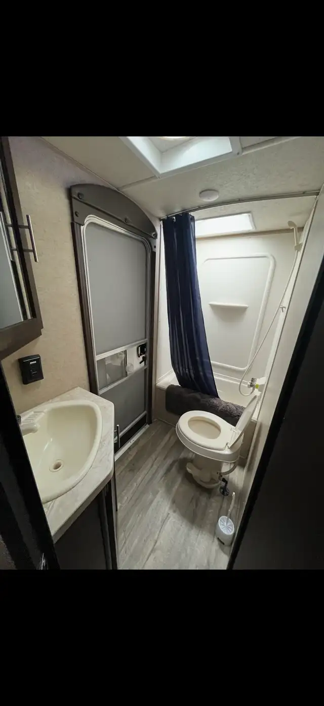 2018 Cherokee Grey Wolf Limited 26dbh Camper Trailer in Travel Trailers & Campers in Sudbury - Image 11