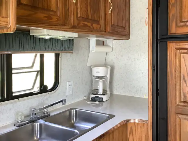 JAYCO 5th WHEEL CAMPER in Other in Summerside - Image 4