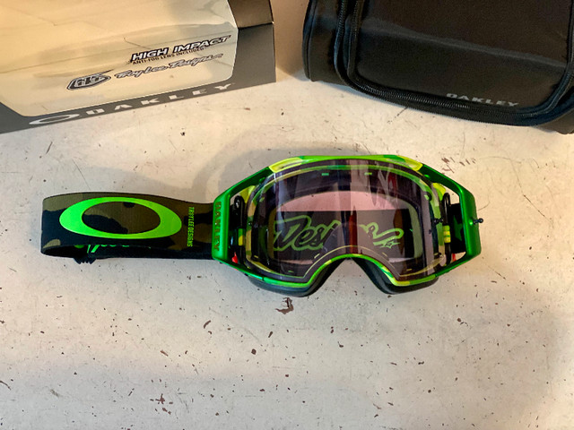 Brand New Oakley TLD Airbrake MX Goggles in Other in Markham / York Region - Image 3