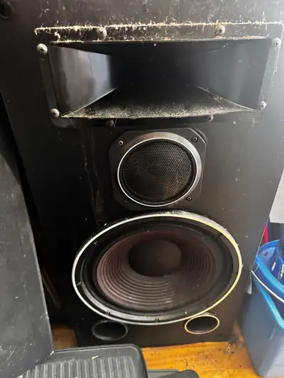 Yamaha  Receiver with 7 speaker and cd player  Infinity Speakers, View more