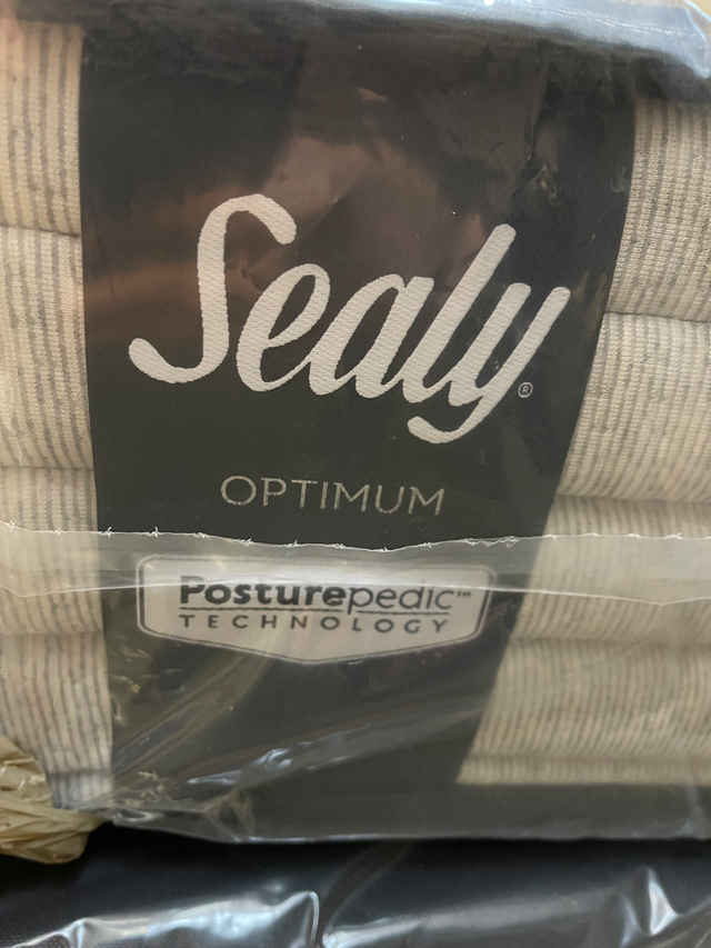 Ensemble Matelas Sealy Optimum in Beds & Mattresses in Sherbrooke - Image 2