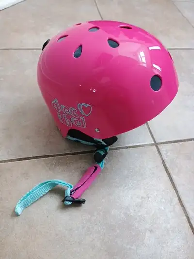 Decibal helmet with goggle clip.