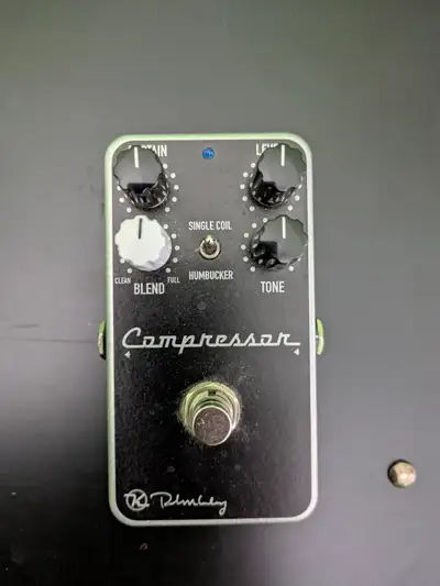 Simple but effective Compressor. Amp up your tone.