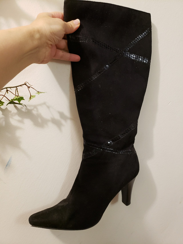 Black colour women's Boots , high heels , size 10, gently used  in Women's - Shoes in Oakville / Halton Region - Image 2