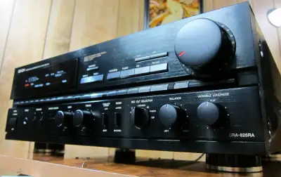 DRA-825R, EXCEPTIONAL QUALITY, TOROID POWER, ONE OF DENON's FINEST NICE, LIKE NEW, WORKS AND SOUNDS...