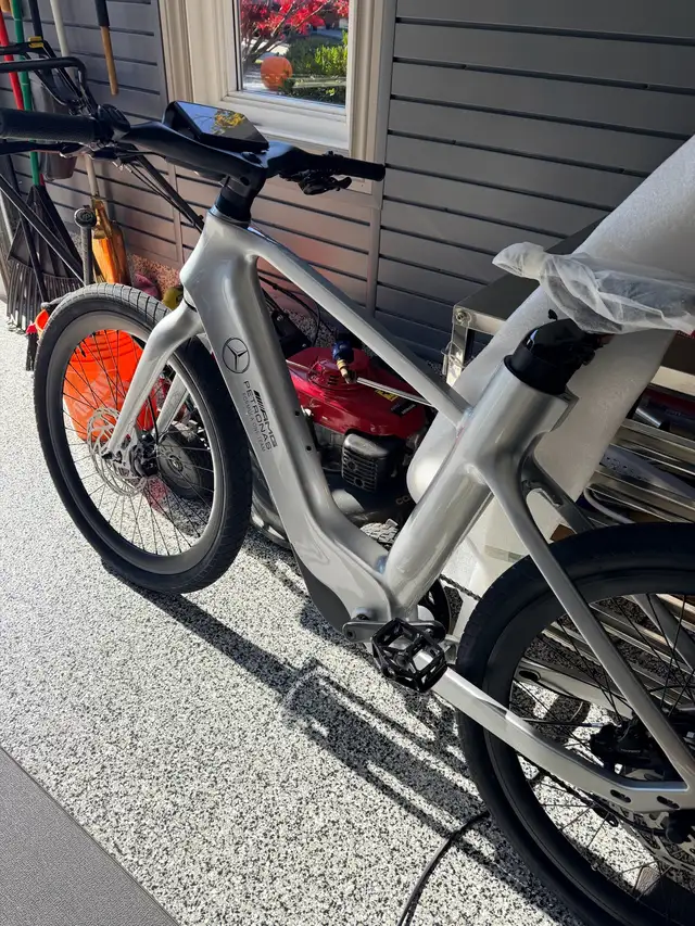 official PETRONAS F1 E bike in eBike in Oshawa / Durham Region - Image 5