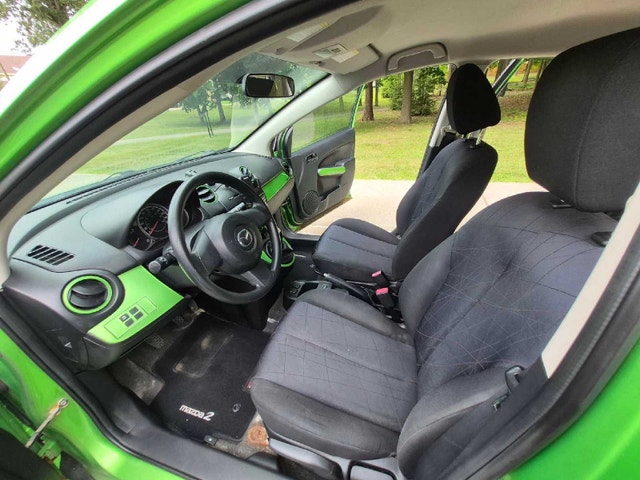 Mazda 2 Hatchback — photo 4