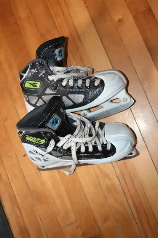 reebok 3k goalie skates size 5 ice hockey dans Hockey  à Longueuil/Rive Sud