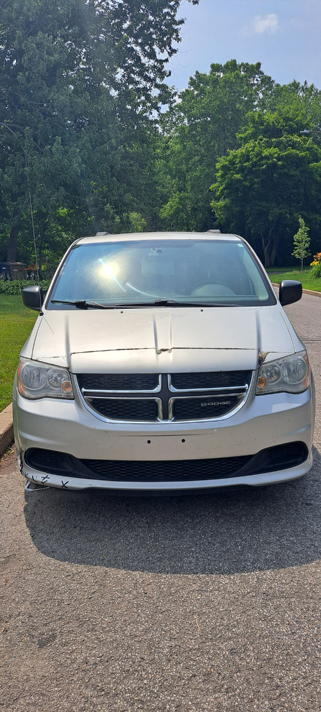 Dodge Grand Caravan 2011 V6 dans Autos et camions  à Laval/Rive Nord - Image 4
