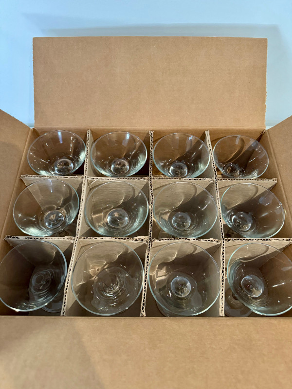 12 - Z Stem Martini Glasses In Box in Kitchen & Dining Wares in Corner Brook - Image 2