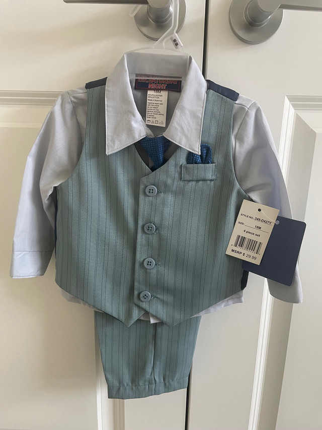 New boys suits - 4 pieces in Kids & Youth in Calgary