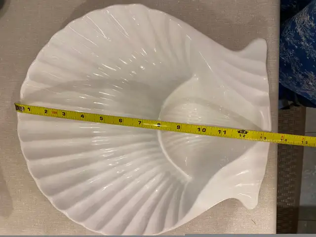 2 section Ceramic Shell in Kitchen & Dining Wares in Norfolk County - Image 3