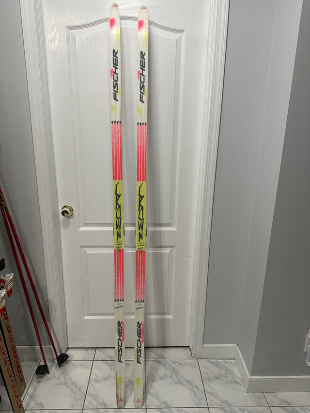 Fischer Fibre Crown Base 750 Cross-Country Skis 200cm in Ski in Calgary - Image 2