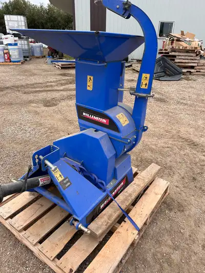 * Rotor Diameter: 32 inches * Chipping Capacity: Up to 4 inches * Hopper Opening: Wide for easy feed...