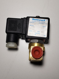 Honeywell Solenoid Valve, NEW