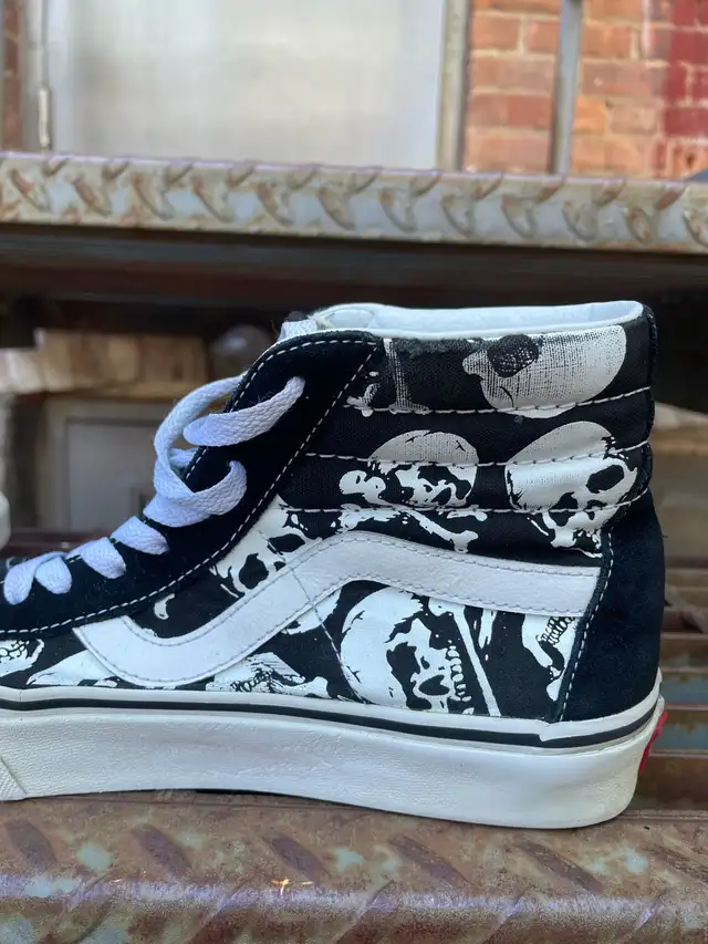 Vans Sk8-Hi Men’s size 8 in Men's Shoes in Kitchener / Waterloo - Image 8