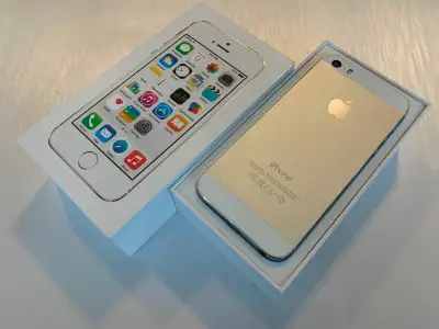 iPhone 5S SILVER 16GB - UNLOCKED - READY TO GO!, View more