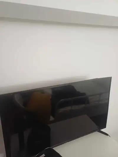 43 inch broken top only 4k samsung tv, View more