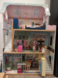 Doll house with doll camper etc