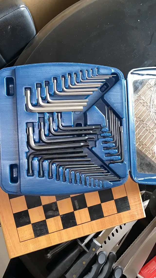 Allen wrench set designed for both metric and imperial measureme