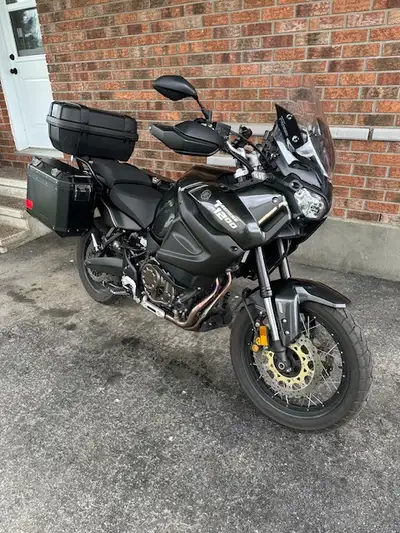 Selling my 2023 Yamaha Super Tenere 1200 Low mileage (9800) Show room condition. Not a scratch. Neve...