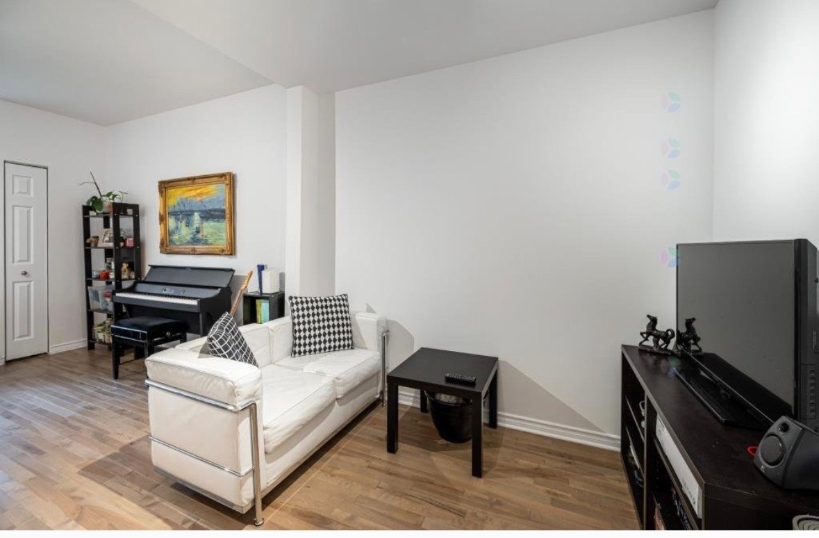 2-Bedroom, Renovated, Appliances, Parking, near Canal Lachine — photo 2