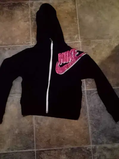  Nike sweater , View more