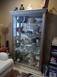 PULASKI  LARGE CURIO/CHINA CABINET