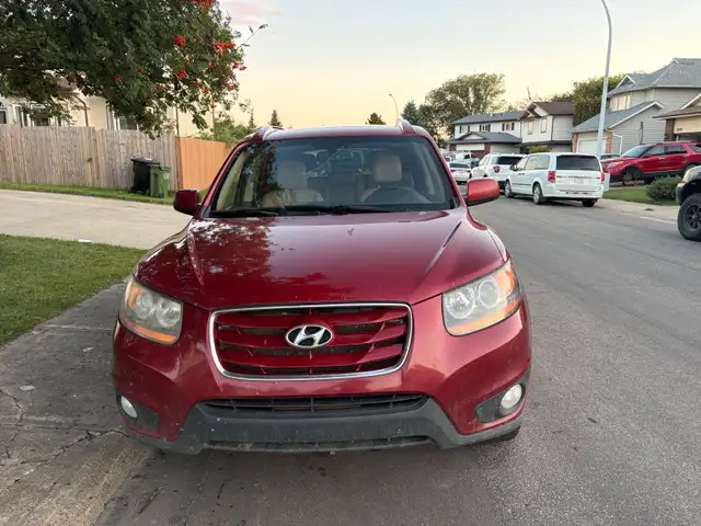 Hyundai Santa Fe  in Cars & Trucks in Edmonton - Image 2