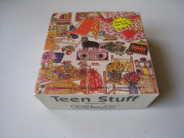Small Vintage Glow in the Dark Puzzle “Teen Stuff” 100 pcs. in Toys & Games in Guelph - Image 2